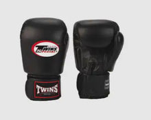 Load image into Gallery viewer, Twins Genuine Leather gloves