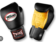 Load image into Gallery viewer, Twins Genuine Leather gloves
